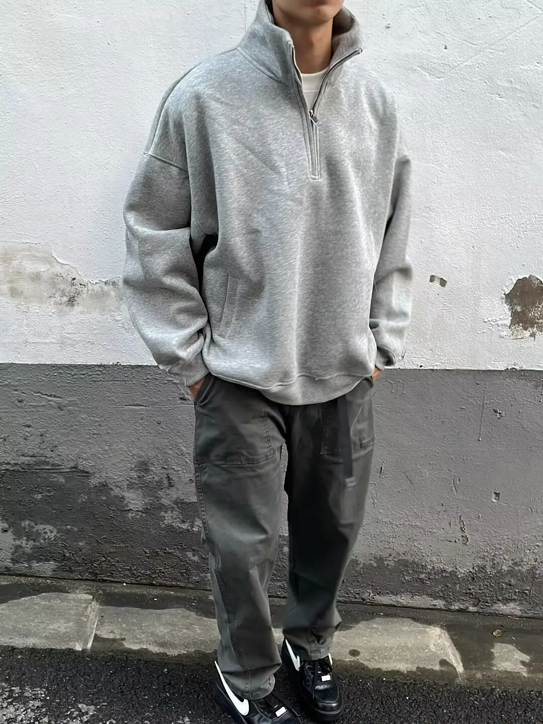 Men Grey Heavy Weight Half Zip Sweatshirt — feature 5