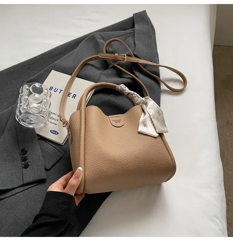 Black Leather Bucket Bag with Tassel for Women — feature 16