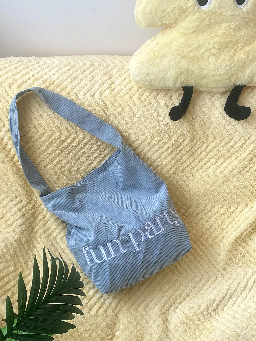 Korean Style Letter Shoulder Bag Large Capacity New Corduroy Canvas — feature 9