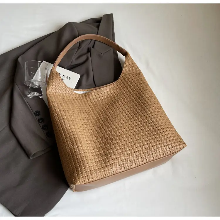 Women's Textured Leather Shoulder Bag Brown Large Capacity — feature 36