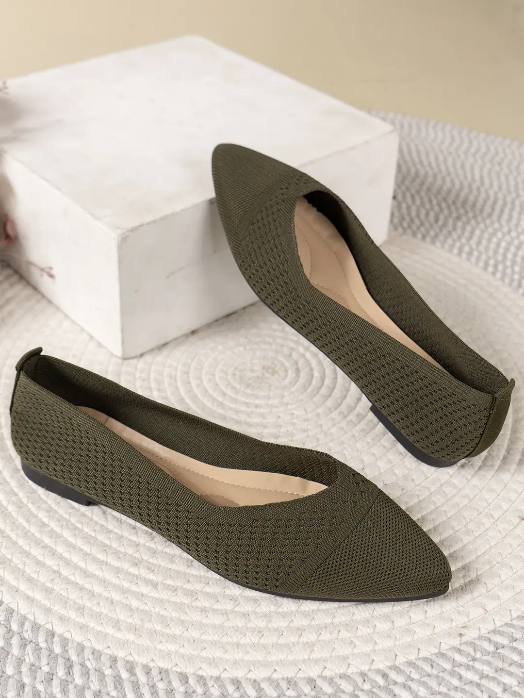 Size 36-43 Summer Pointed Toe Flat Knitted Shoes Solid Color Fashion Casual Easiest for Match Slip-On Shoes Plaid — feature 15