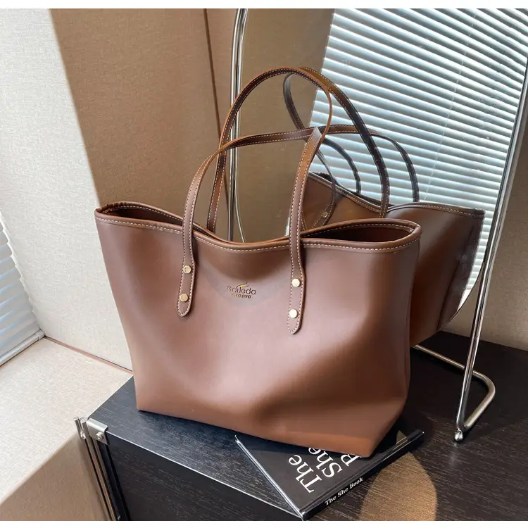 Women's Black Leather Tote Bag Large Capacity Winter Commute — feature 14