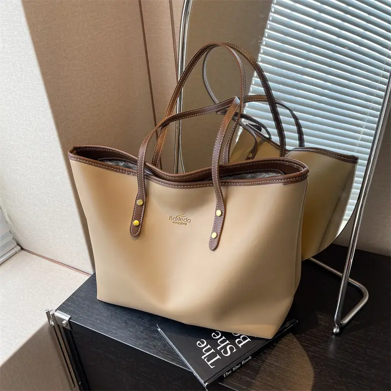 Women's Black Leather Tote Bag Large Capacity Winter Commute - Image 2