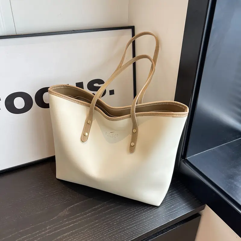 Women's Black Leather Tote Bag Large Capacity Winter Commute - Image 3