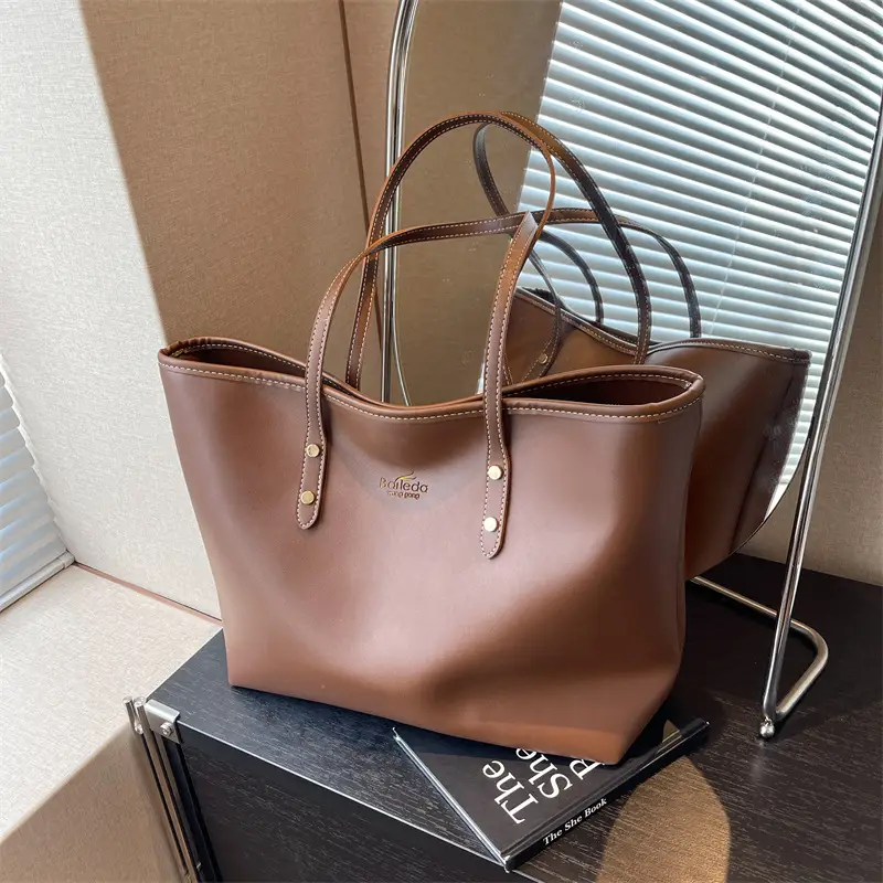 Women's Black Leather Tote Bag Large Capacity Winter Commute - Image 4