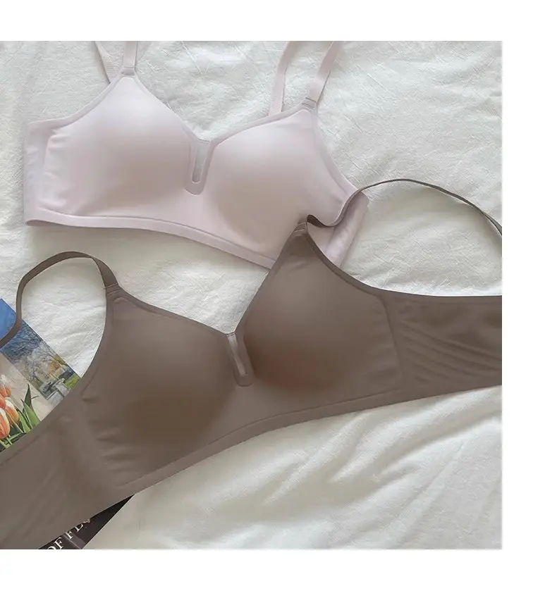 Genuine Black Thin Bra Gathering Traceless Underwear — feature 10