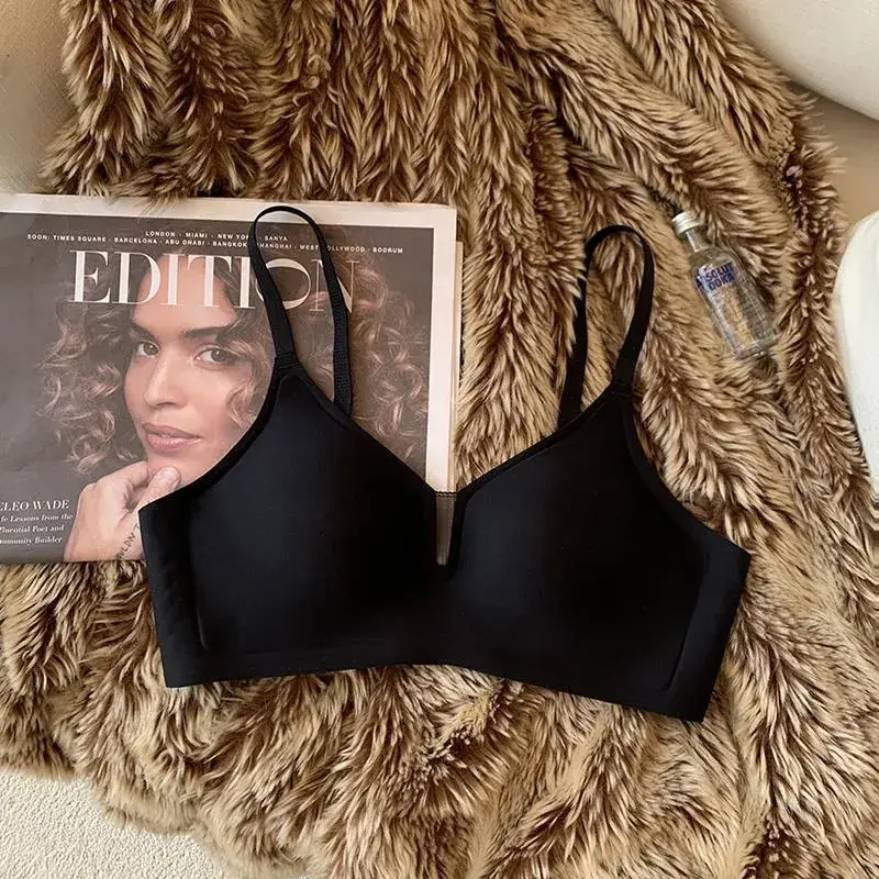 Genuine Black Thin Bra Gathering Traceless Underwear - Image 4