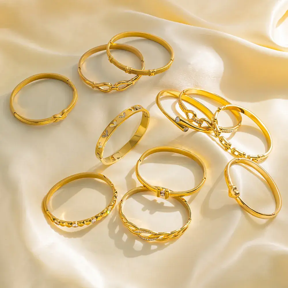 Titanium Steel Bracelet Gold White European American — feature 4