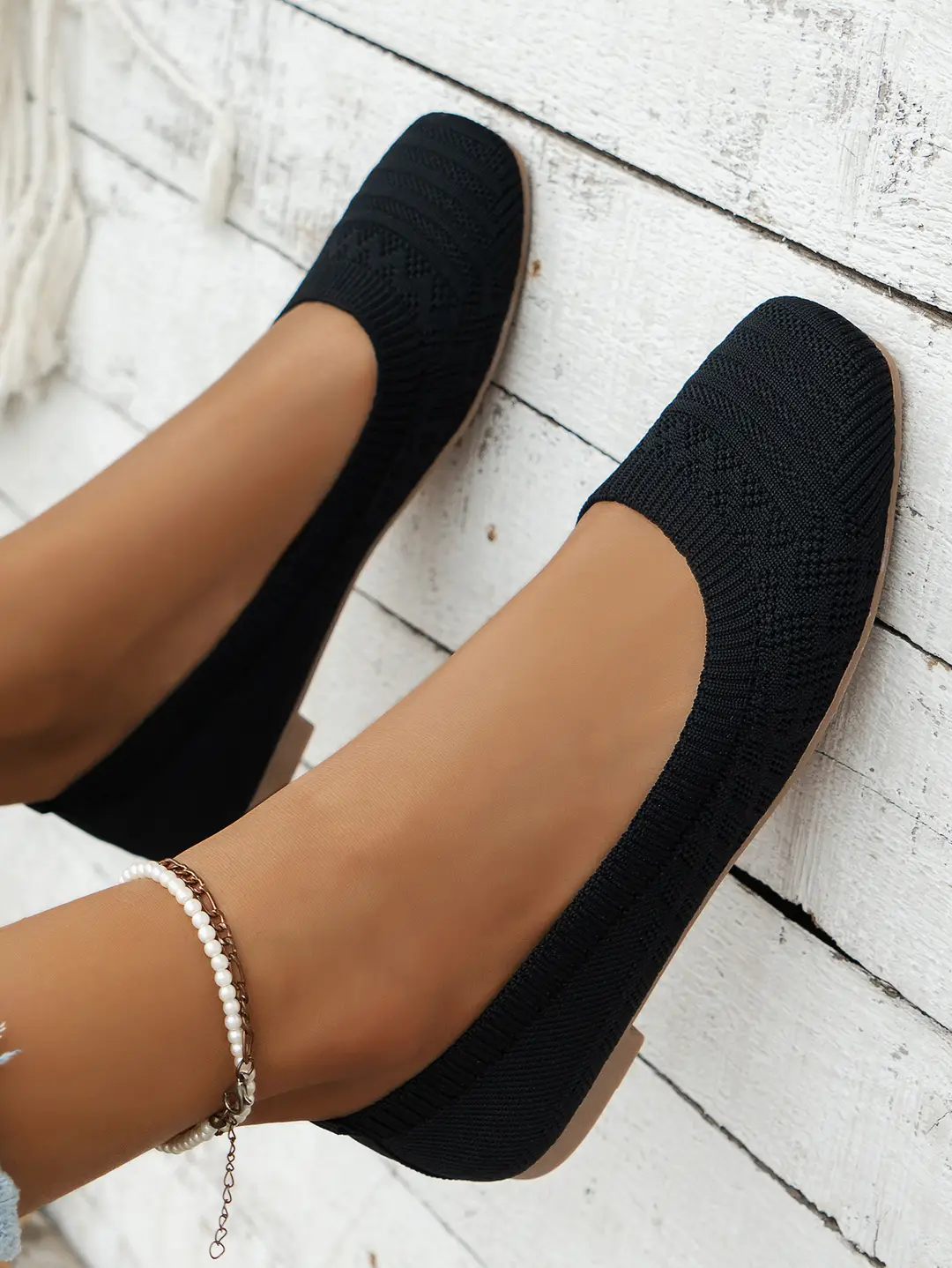 Versatile 2025 Summer Casual Comfortable High-Heeled Slip-On Breathable Fly-Knit Soft-Soled Shoes — feature 2