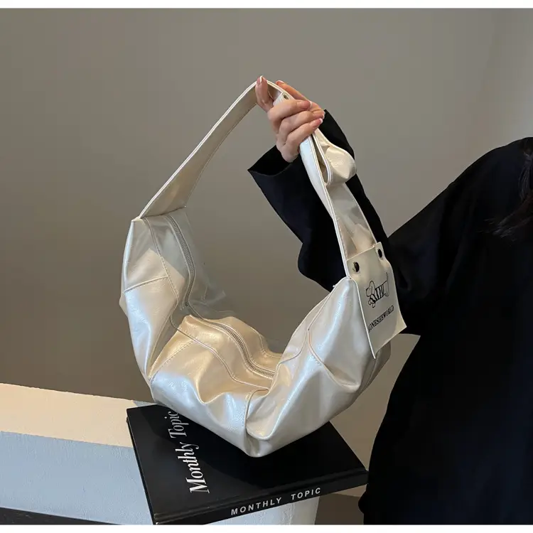 Vintage Crossbody Bag Women's Niche High-end Underarm Bag 2024 New Fashionable Large Capacity Dumpling Bag Shoulder Hornbag — feature 19