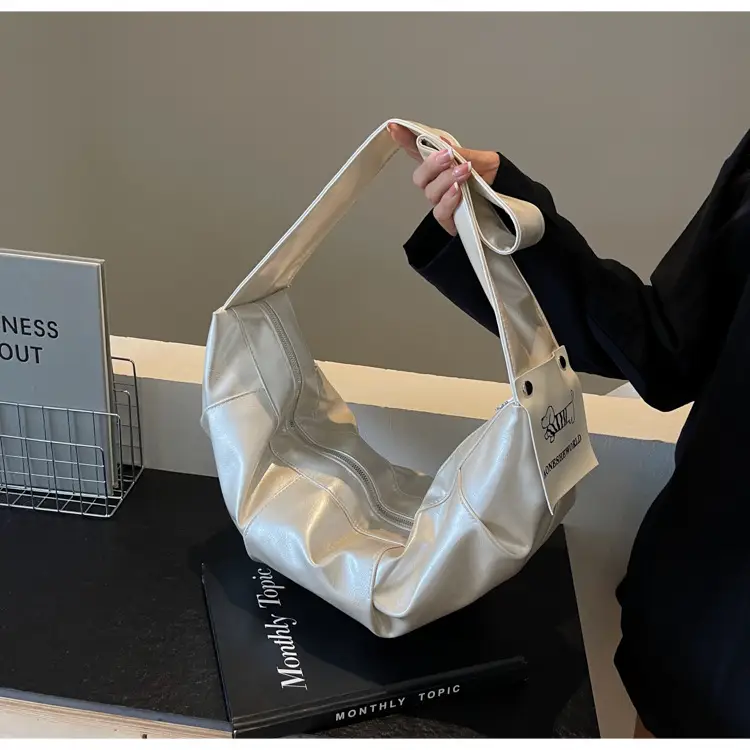 Vintage Crossbody Bag Women's Niche High-end Underarm Bag 2024 New Fashionable Large Capacity Dumpling Bag Shoulder Hornbag — feature 20