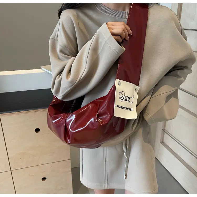Vintage Crossbody Bag Women's Niche High-end Underarm Bag 2024 New Fashionable Large Capacity Dumpling Bag Shoulder Hornbag — feature 32