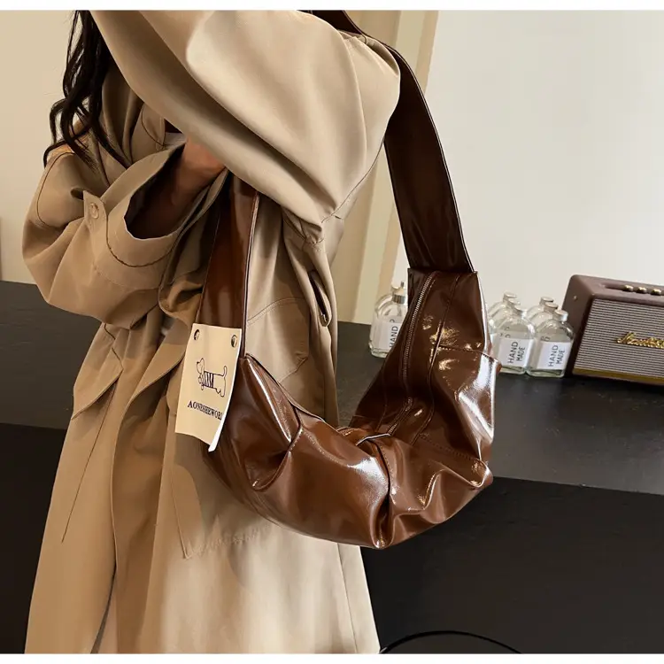 Vintage Crossbody Bag Women's Niche High-end Underarm Bag 2024 New Fashionable Large Capacity Dumpling Bag Shoulder Hornbag — feature 33