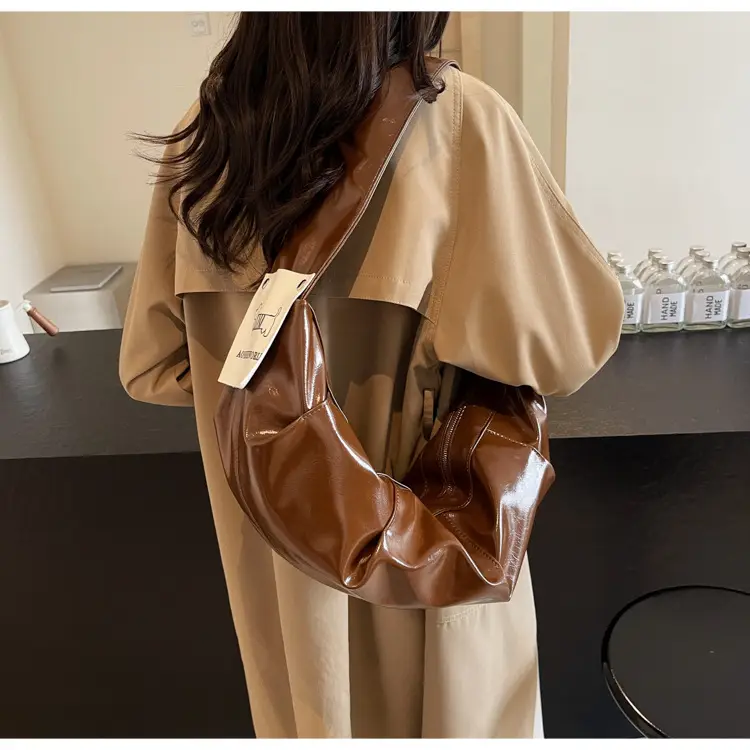 Vintage Crossbody Bag Women's Niche High-end Underarm Bag 2024 New Fashionable Large Capacity Dumpling Bag Shoulder Hornbag — feature 35