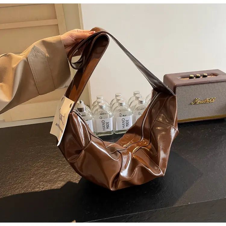 Vintage Crossbody Bag Women's Niche High-end Underarm Bag 2024 New Fashionable Large Capacity Dumpling Bag Shoulder Hornbag — feature 42
