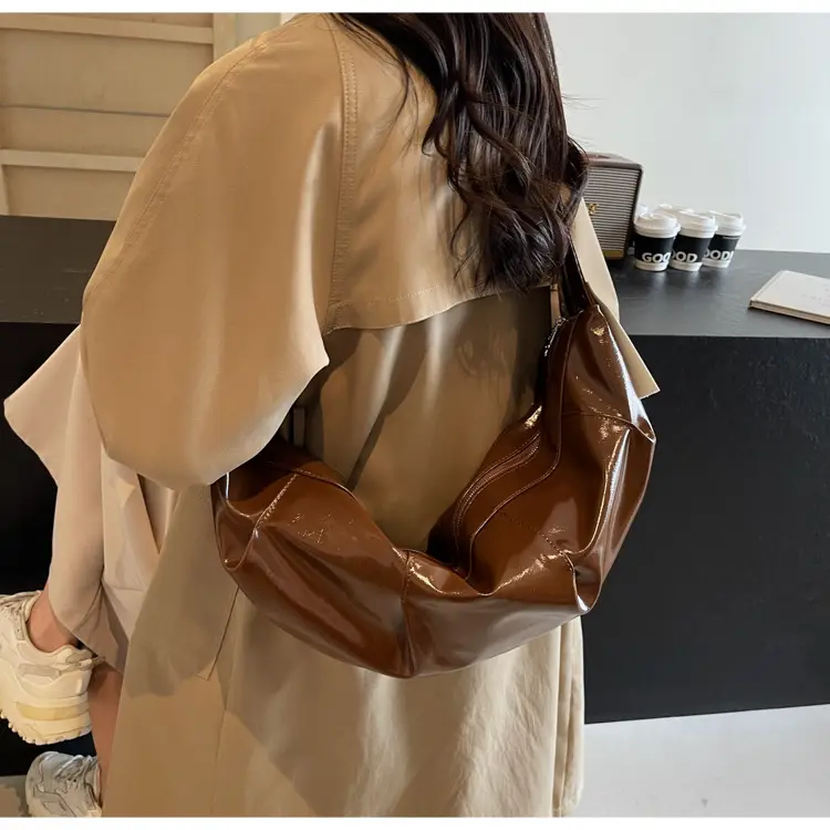 Vintage Crossbody Bag Women's Niche High-end Underarm Bag 2024 New Fashionable Large Capacity Dumpling Bag Shoulder Hornbag — feature 43