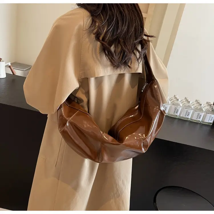Vintage Crossbody Bag Women's Niche High-end Underarm Bag 2024 New Fashionable Large Capacity Dumpling Bag Shoulder Hornbag — feature 44