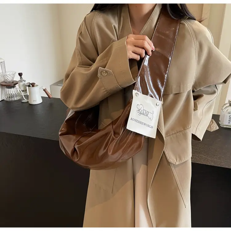 Vintage Crossbody Bag Women's Niche High-end Underarm Bag 2024 New Fashionable Large Capacity Dumpling Bag Shoulder Hornbag — feature 45