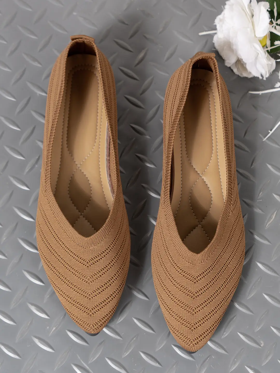 Pointed Toe Shallow Mouth Flats for Women 2025 Summer Women's Shoes Spring Breathable Flats Shoes Large Size Knitted Beanie Shoes Casual and Versatile — feature 10