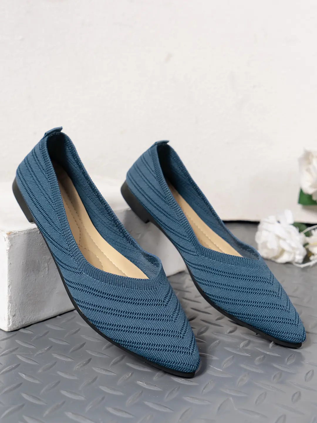 Pointed Toe Shallow Mouth Flats for Women 2025 Summer Women's Shoes Spring Breathable Flats Shoes Large Size Knitted Beanie Shoes Casual and Versatile — feature 14