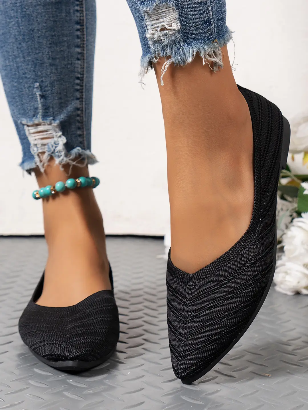 Pointed Toe Shallow Mouth Flats for Women 2025 Summer Women's Shoes Spring Breathable Flats Shoes Large Size Knitted Beanie Shoes Casual and Versatile — feature 2