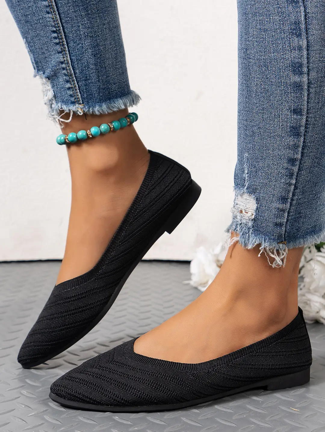 Pointed Toe Shallow Mouth Flats for Women 2025 Summer Women's Shoes Spring Breathable Flats Shoes Large Size Knitted Beanie Shoes Casual and Versatile — feature 3