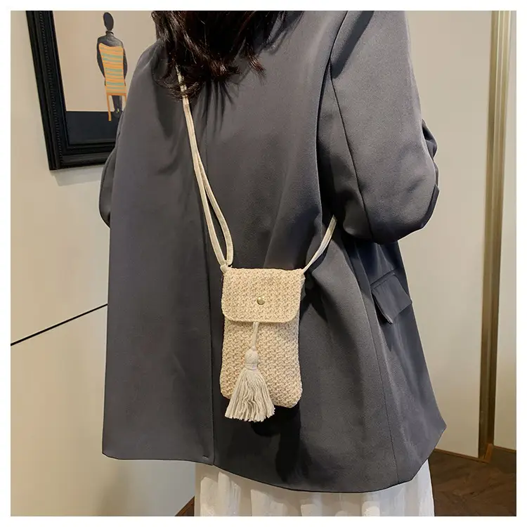Women's Straw Tassel Shoulder Crossbody Bag 2024 - Image 5