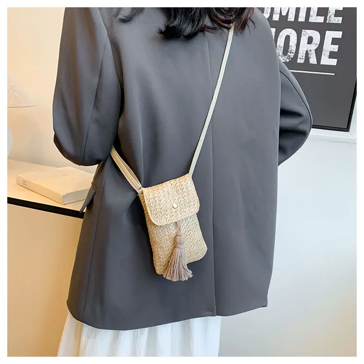 Women's Straw Tassel Shoulder Crossbody Bag 2024 — feature 10