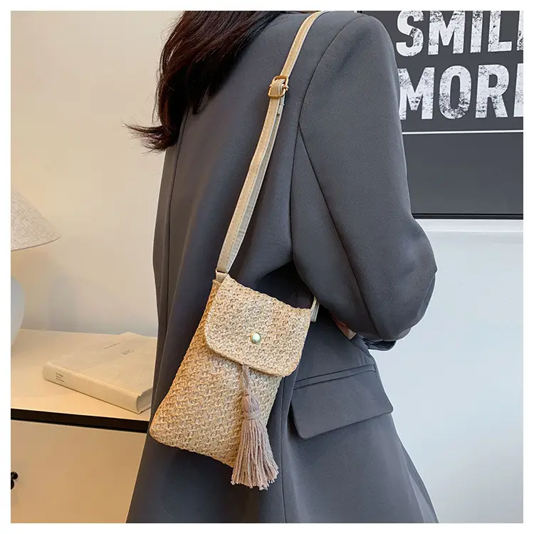 Women's Straw Tassel Shoulder Crossbody Bag 2024 — feature 11