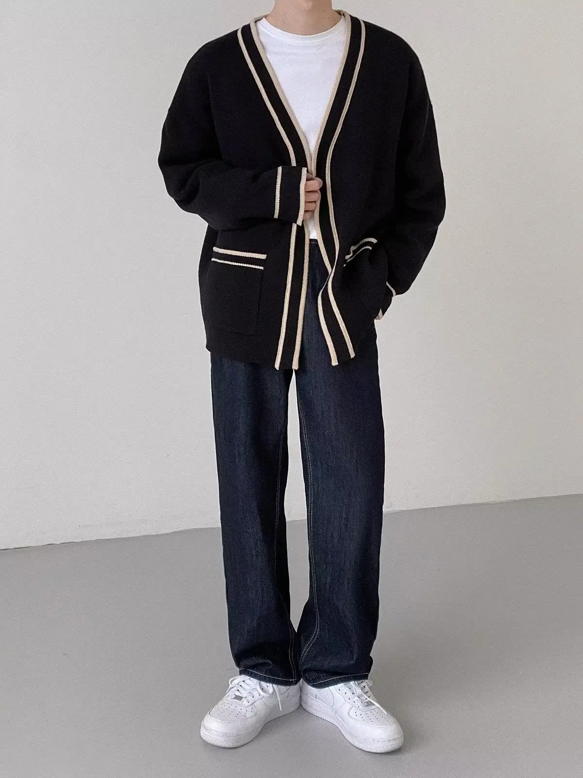 Men's Black V-Neck Knitted Cardigan Sweater — feature 7