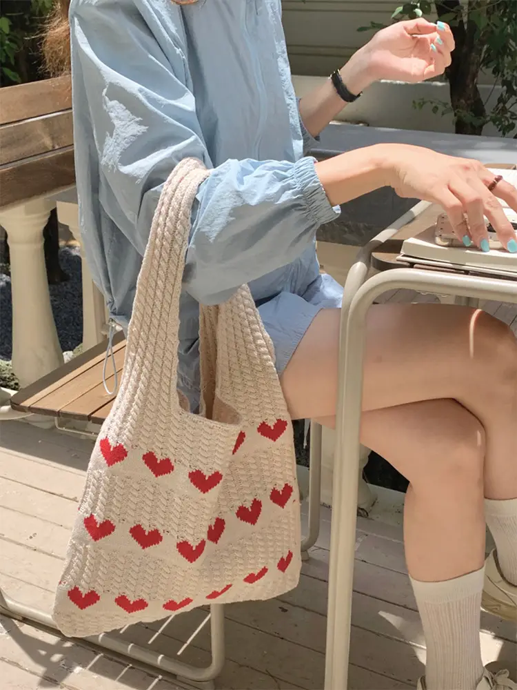Knitted Heart Pattern Wool Tote Bag Beige — feature 14