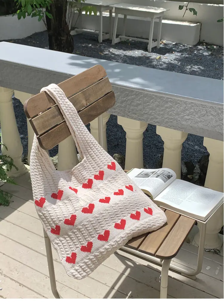 Knitted Heart Pattern Wool Tote Bag Beige — feature 19
