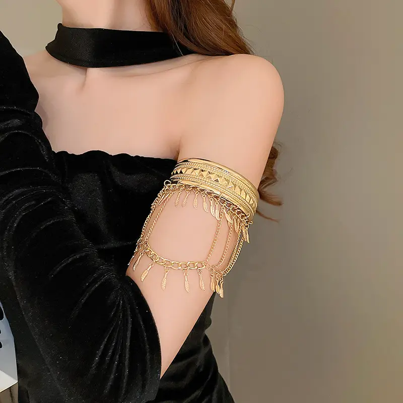 Cross-border Metal Feather Chain Tassel Bracelet Armband Personalized Fashion Design Sense Bracelet Exotic Style Bracelet Jewelry for Women — feature 5