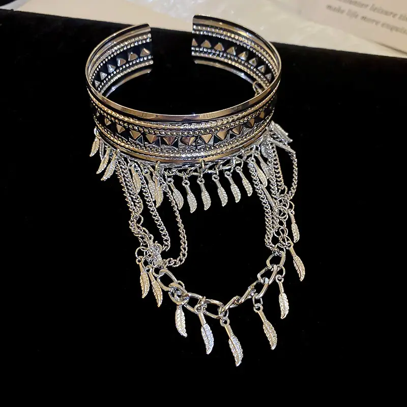 Cross-border Metal Feather Chain Tassel Bracelet Armband Personalized Fashion Design Sense Bracelet Exotic Style Bracelet Jewelry for Women — feature 8