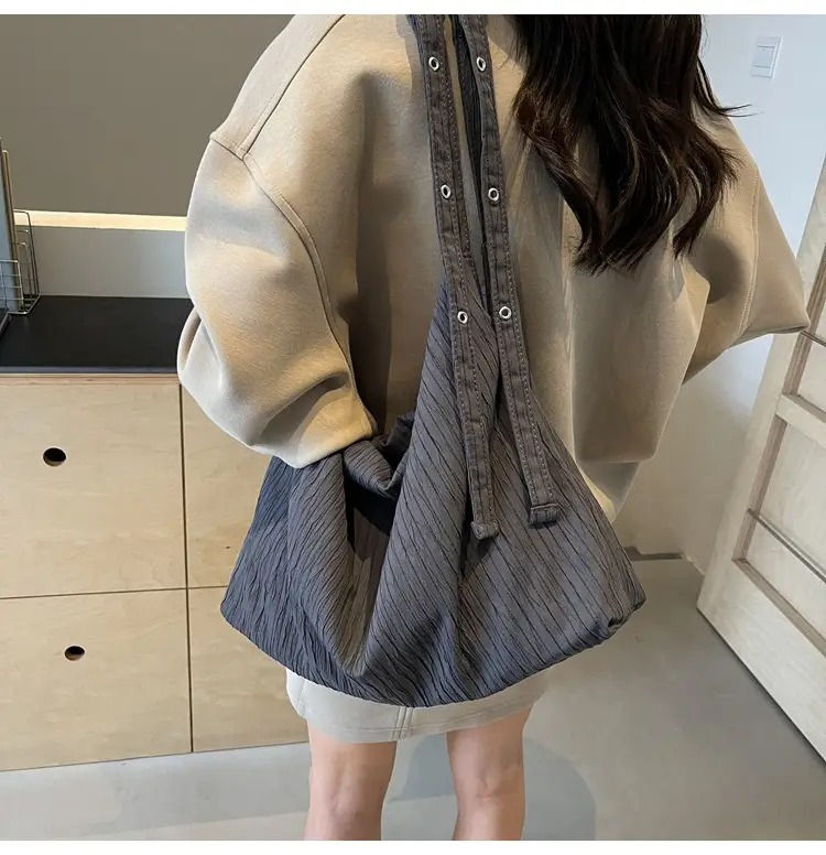 Korean Style Texture Canvas Bag Women New Size All-match Commuter Crossbody Bag — feature 17