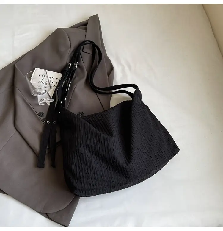 Korean Style Texture Canvas Bag Women New Size All-match Commuter Crossbody Bag — feature 45
