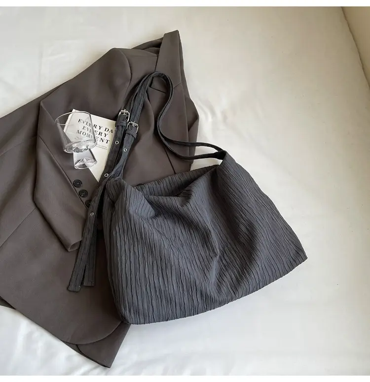 Korean Style Texture Canvas Bag Women New Size All-match Commuter Crossbody Bag — feature 46