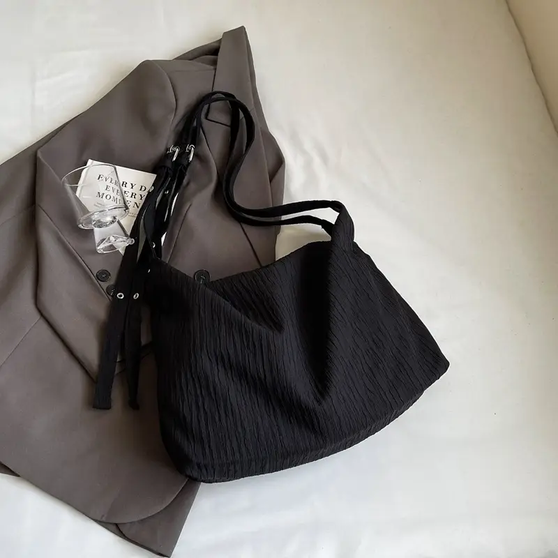 Korean Style Texture Canvas Bag Women New Size All-match Commuter Crossbody Bag - Image 4