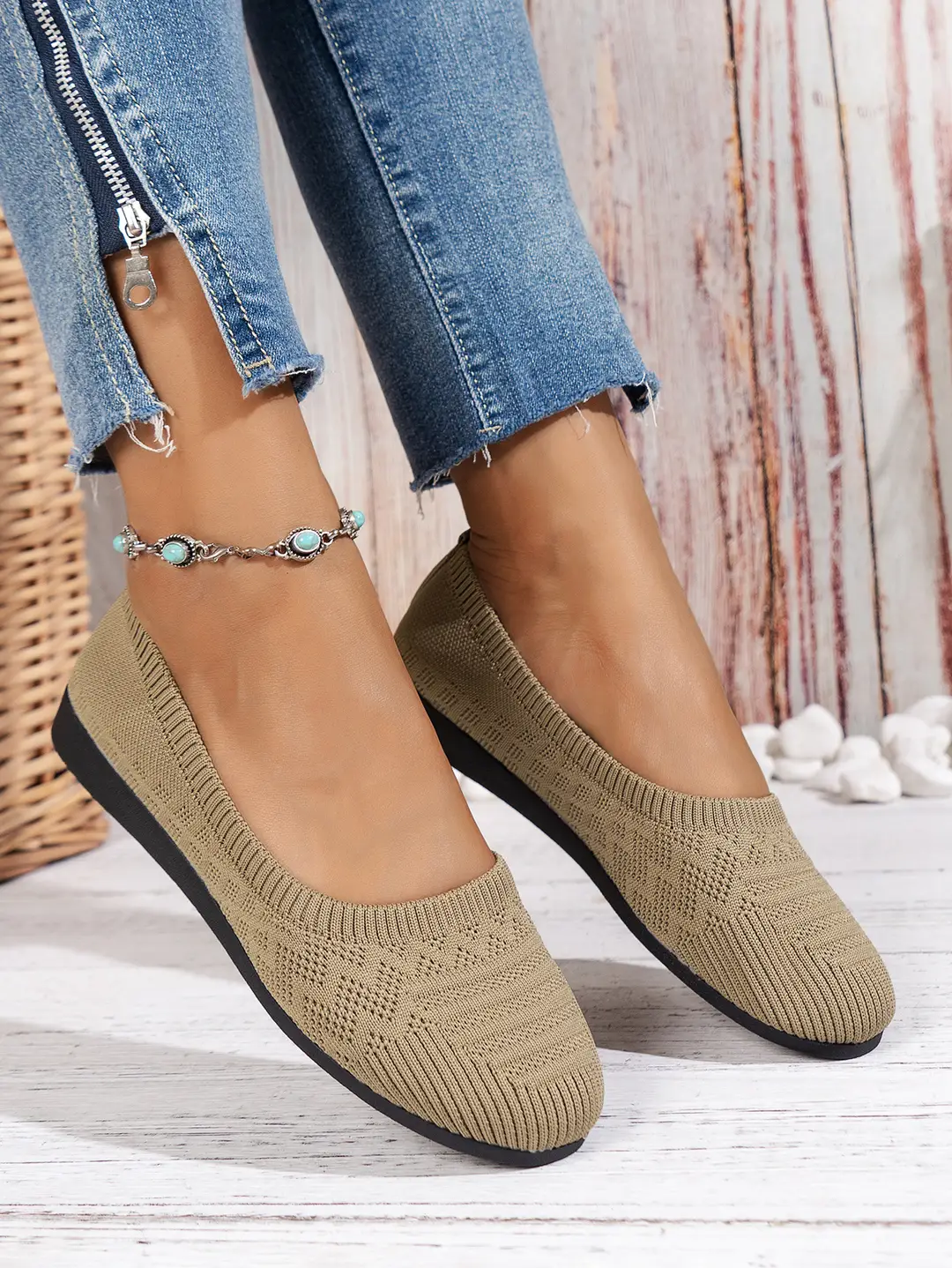 Large Size 2025 Autumn New European and American Style Flat Round-Toe Slip-On Shallow Mouth Mom Shoes Knitted Fashionable Versatile Comfortable Shoes — feature 15