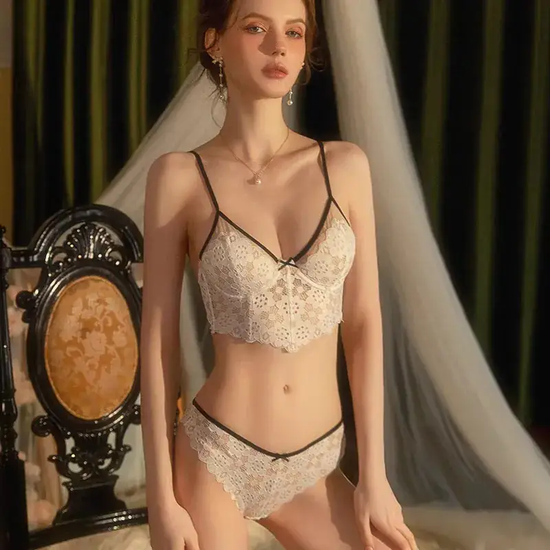 French Lace Big Chest Small Vest Bra Set - Image 4