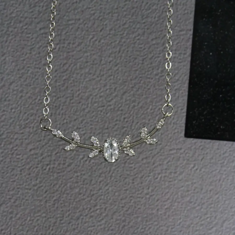 Emerald Pendant Necklace with Zircon Branch Design - Image 2