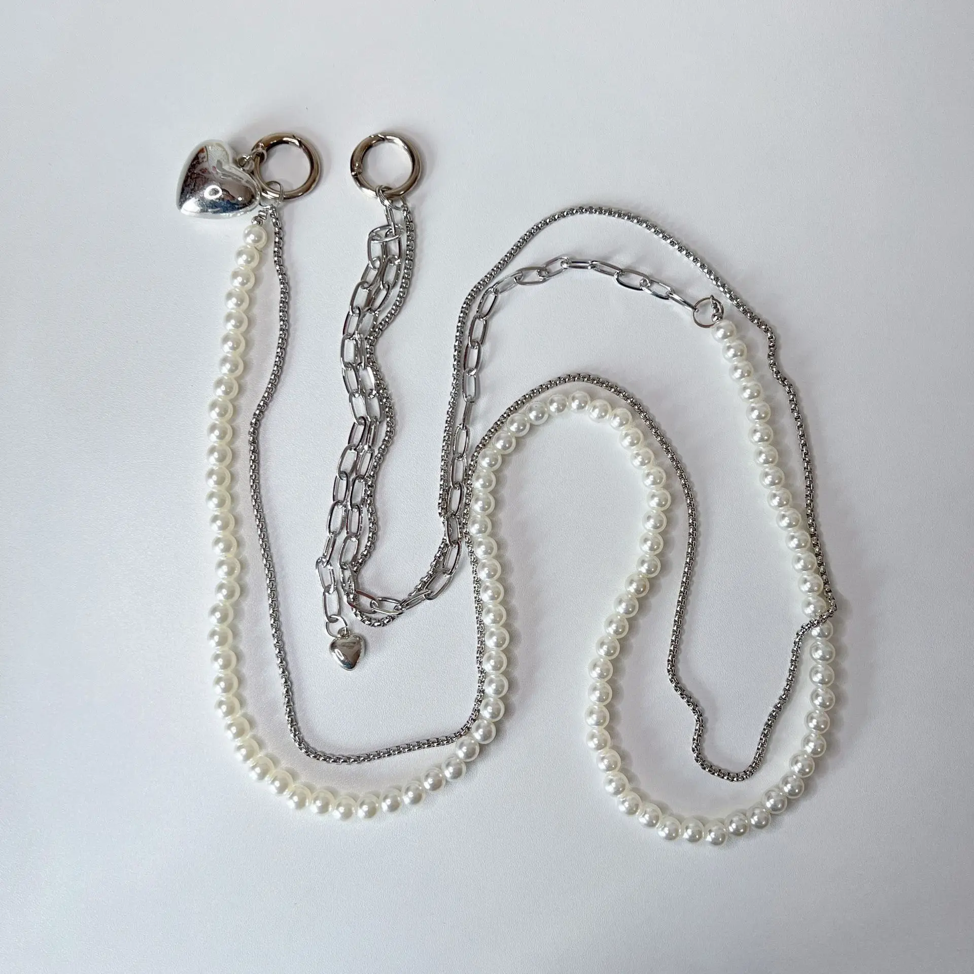 Double Layer Chain Love Pendant Phone Case with Pearl Lanyard — feature 1