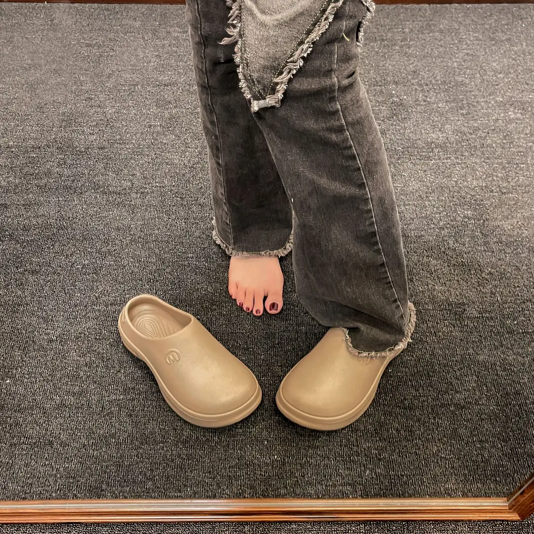 Thick-soled Baotou Half Slippers Women's Outwear Sandals Lightweight Non-slip Increased Waterproof Rain Boots Chef Shoes Ins Hole Shoes — feature 3