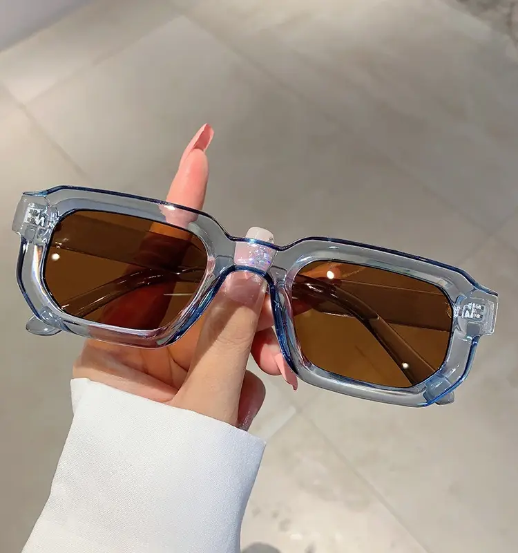 Women's Gray Tortoise Shell Sunglasses Square Frame — feature 7