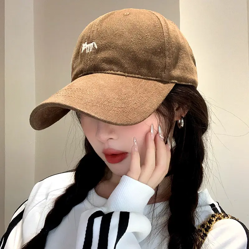 Women's Beige Fox Logo Baseball Cap Spring Autumn Sun Protection — feature 4