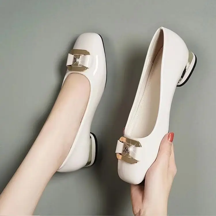 Soft bottom shallow mouth square toe shoes 2024 spring and autumn new all-match comfortable non-slip fashion work small leather shoes