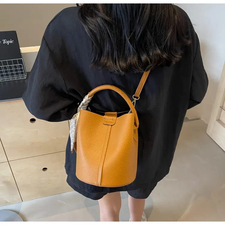 Vintage French Style Brown Shoulder Crossbody Bag — feature 32
