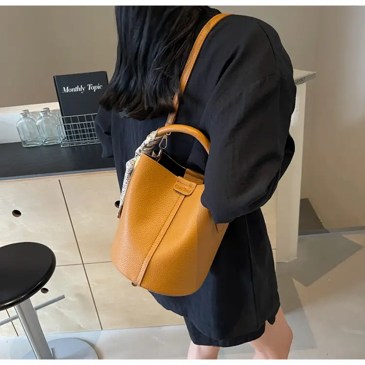 Vintage French Style Brown Shoulder Crossbody Bag — feature 35