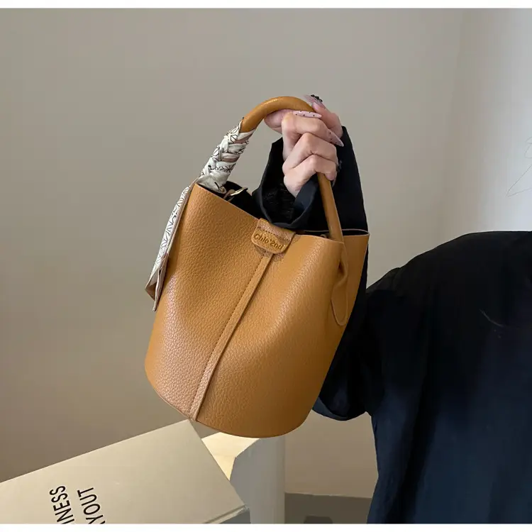 Vintage French Style Brown Shoulder Crossbody Bag — feature 38