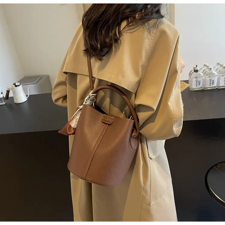 Vintage French Style Brown Shoulder Crossbody Bag — feature 40